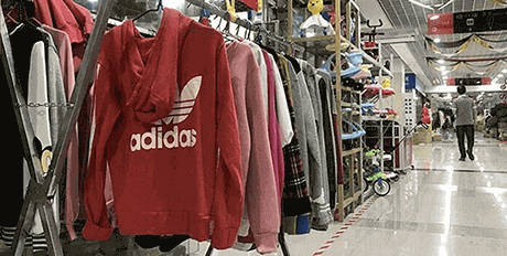 منتجات أوفرستوك ذات الشعارات